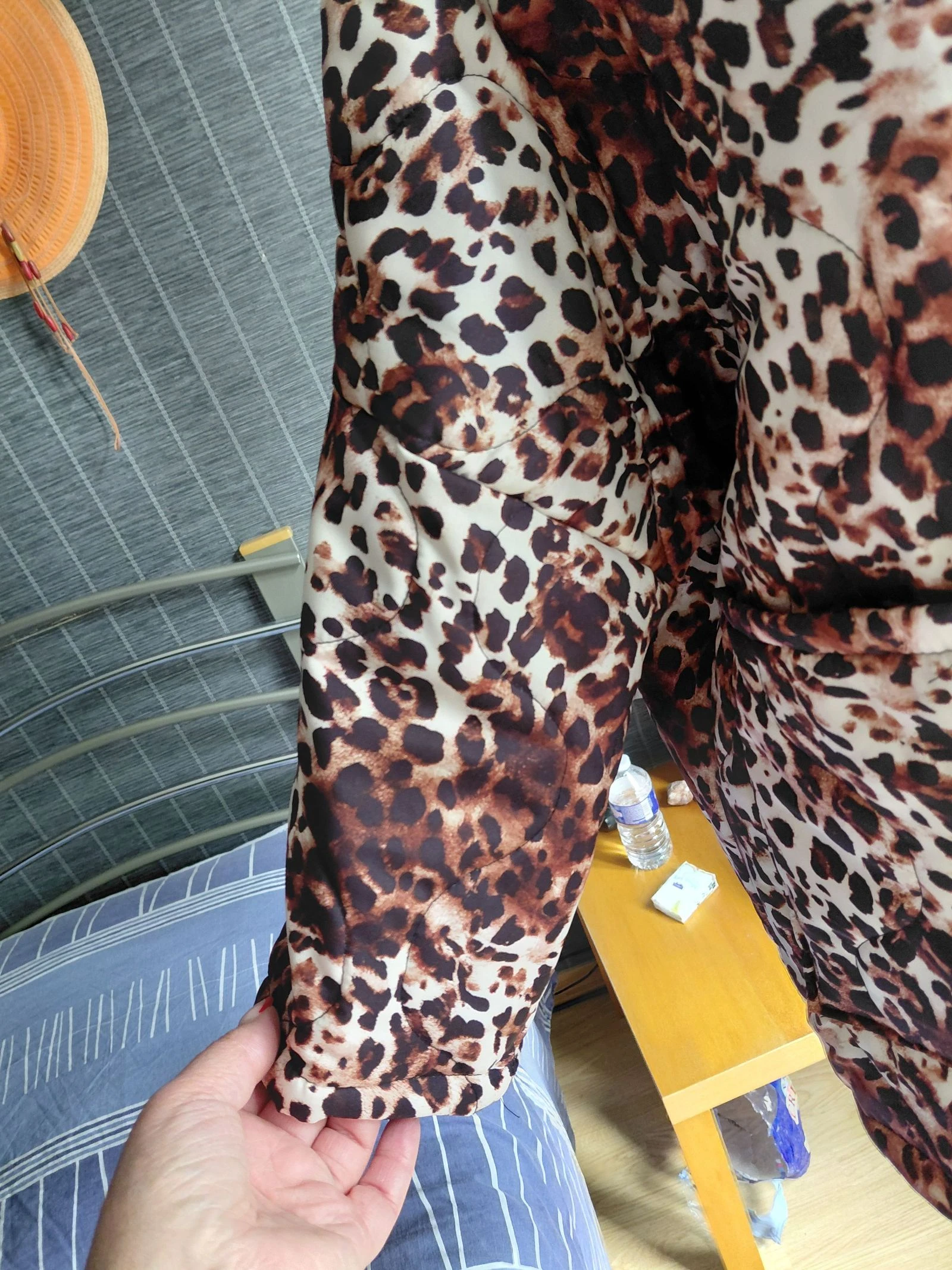 Linda jaqueta de oncinha feminina tamanho U – photo 3